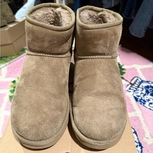 UGG Classic Mini II in Antelope Suede Size 8